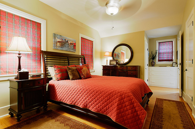 Tidy and bright guest bedroom